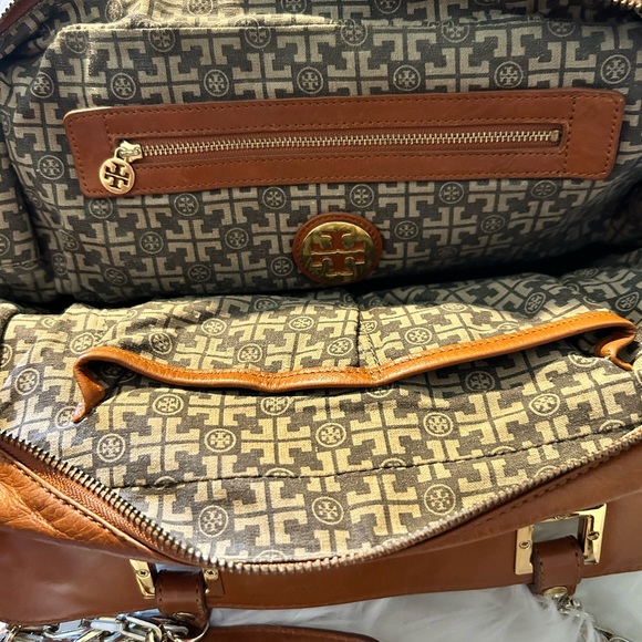 Tory Burch Bags Tory Burch Buckle Leather Gold Chains Bag Poshmark